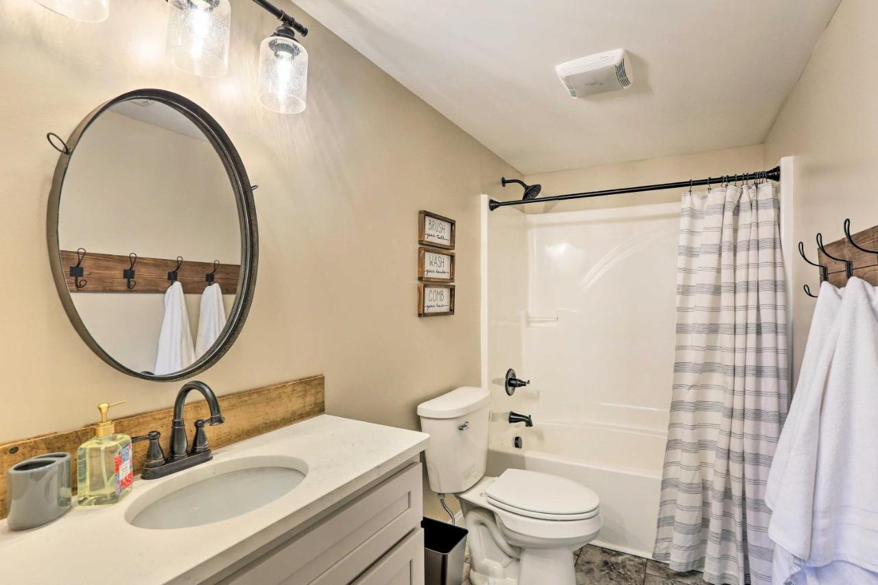 Chic Williamstown Retreat With Pool And Hot Tub!别墅 外观 照片