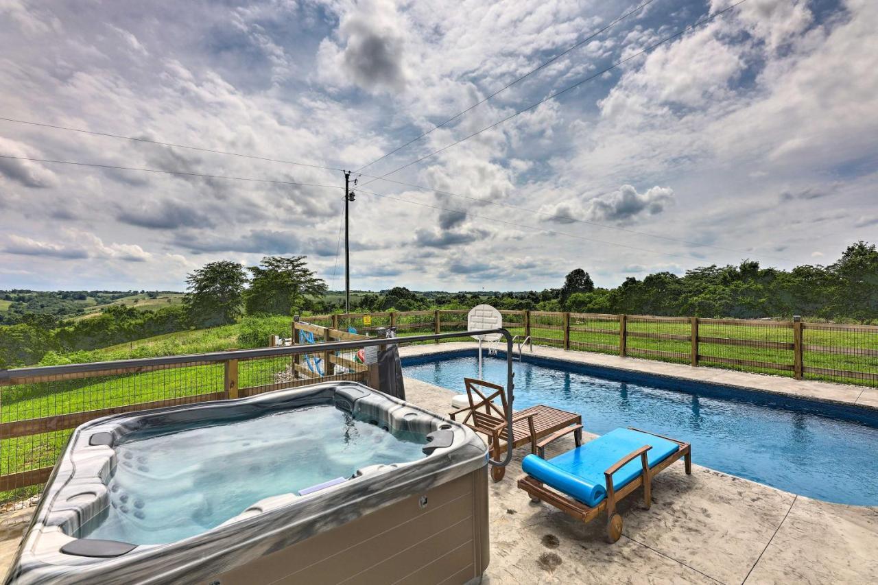 Chic Williamstown Retreat With Pool And Hot Tub!别墅 外观 照片