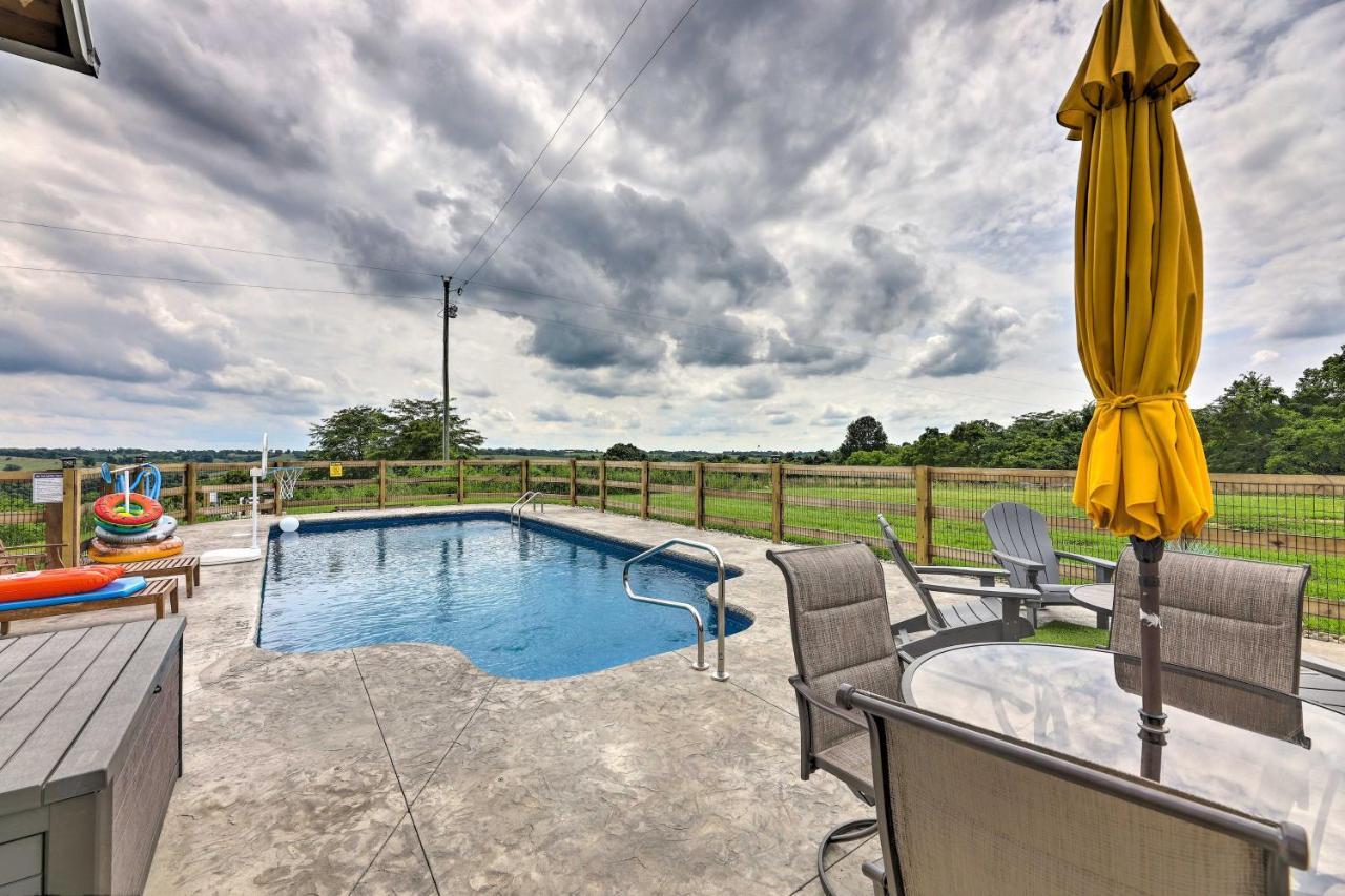 Chic Williamstown Retreat With Pool And Hot Tub!别墅 外观 照片