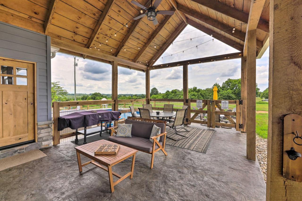 Chic Williamstown Retreat With Pool And Hot Tub!别墅 外观 照片